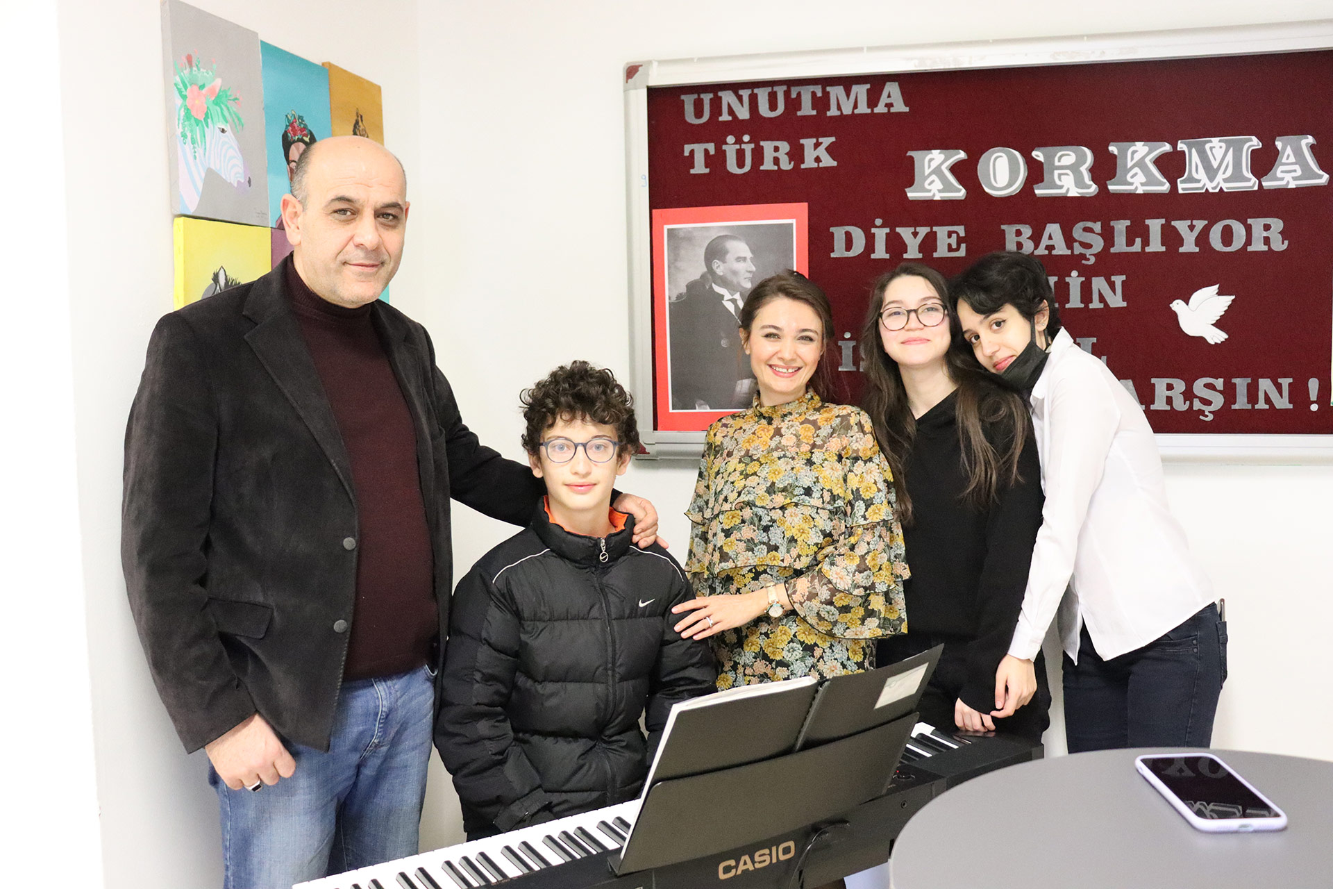 Abidin Nesimi Fatinoğlu Anadolu Lisesi (18 Mart Sergisi - Zafer Şen, Ayşe Merve Alıcı ve Piyanistler)