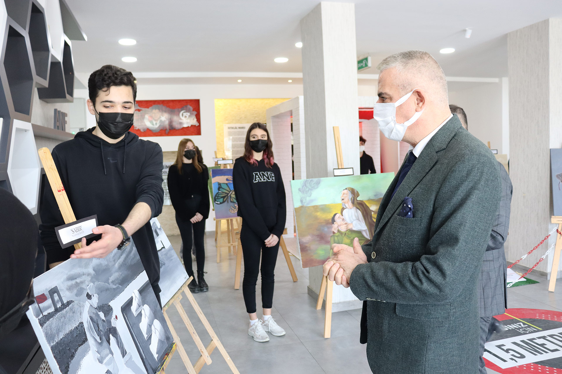 Abidin Nesimi Fatinoğlu Anadolu Lisesi (18 Mart Sergisi - Beylikdüzü İlçe Milli Eğitim Müdürü Yafes Bakırcı)